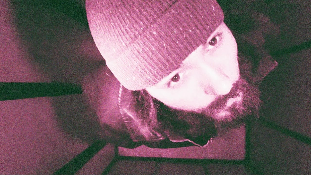 Thumbnail videoclip DroG DeALer — CEZIC în prim-plan fisheye